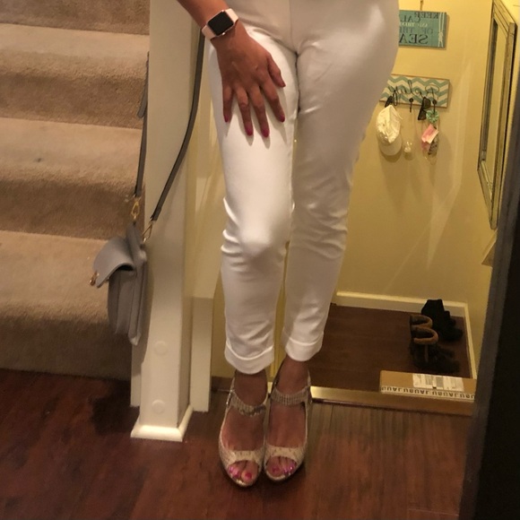 HUE White stretch Denim Leggings, White, size Small. - Picture 6 of 12